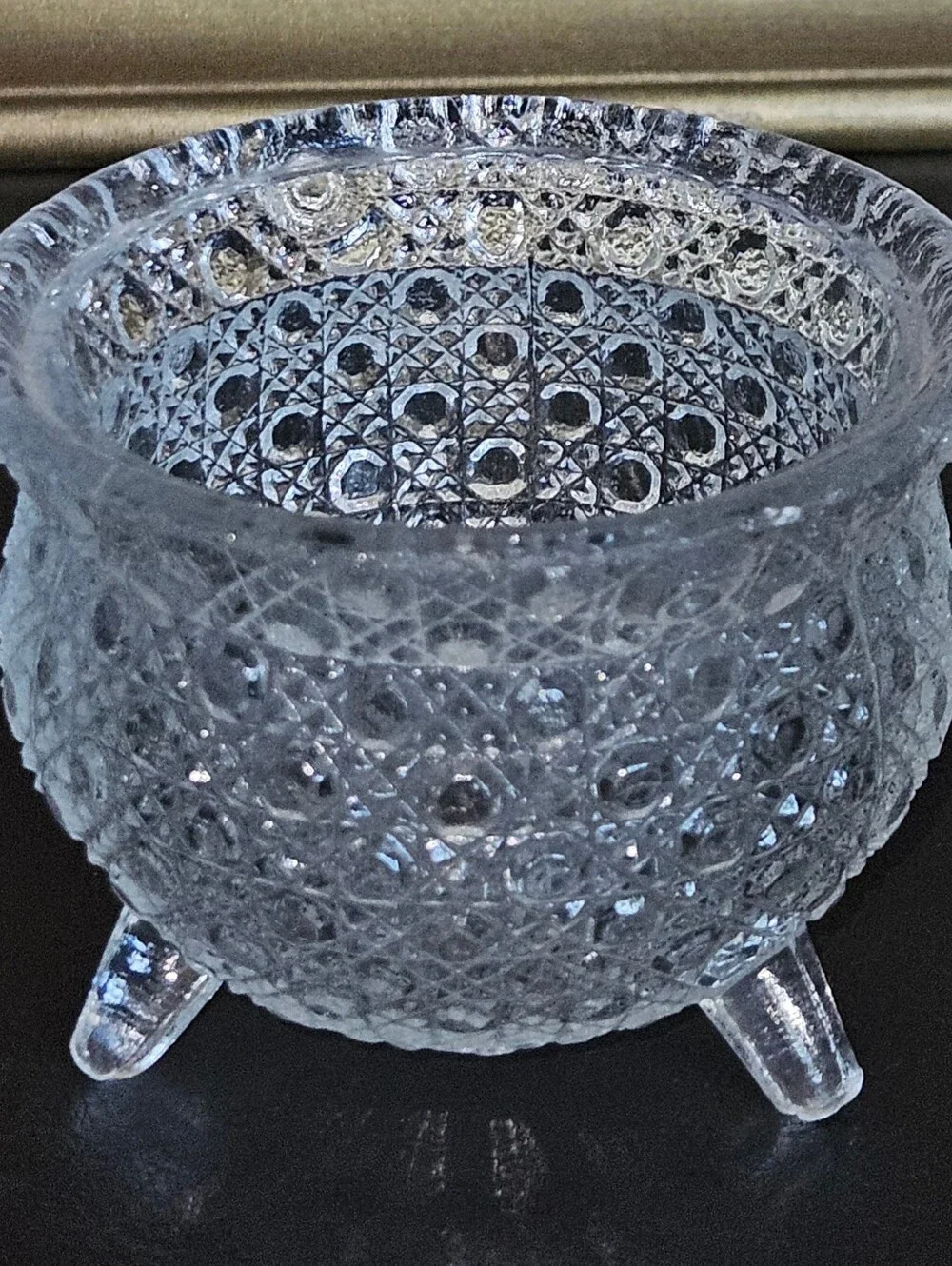 Vintage LE Smith 3-footed Cauldron Kettle featuring the Daisy & Button Pattern